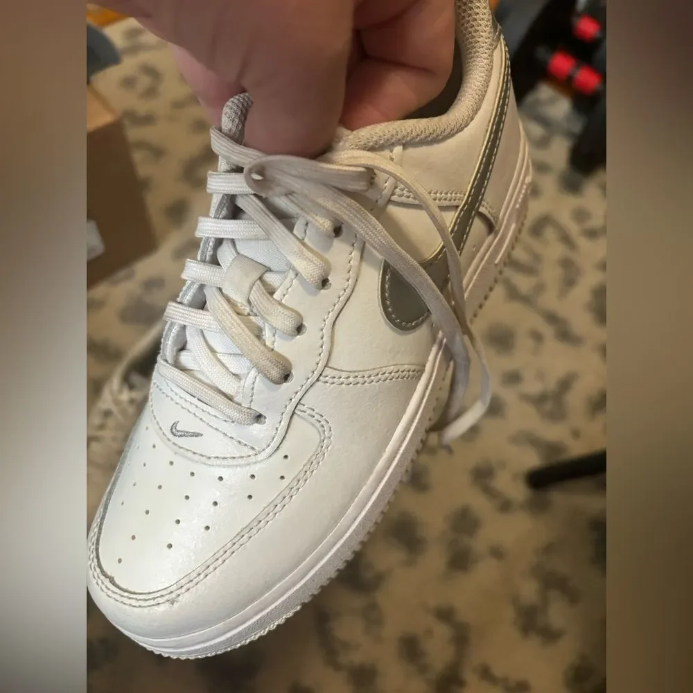 Nike Metallic Air Force 1 Low 